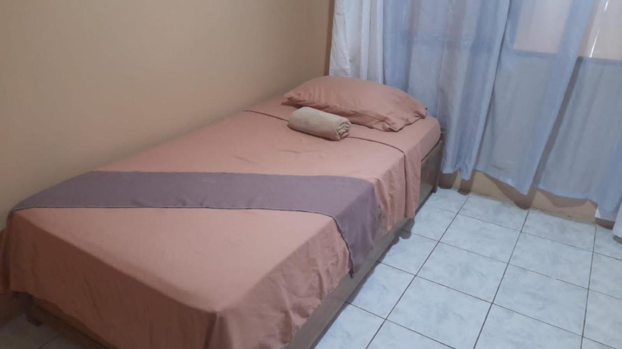 Hostel Casa Marina Пуэрто-Лимон Экстерьер фото