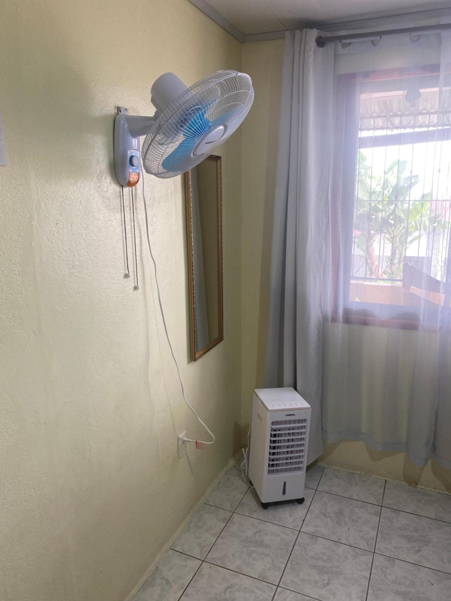 Hostel Casa Marina Пуэрто-Лимон Экстерьер фото