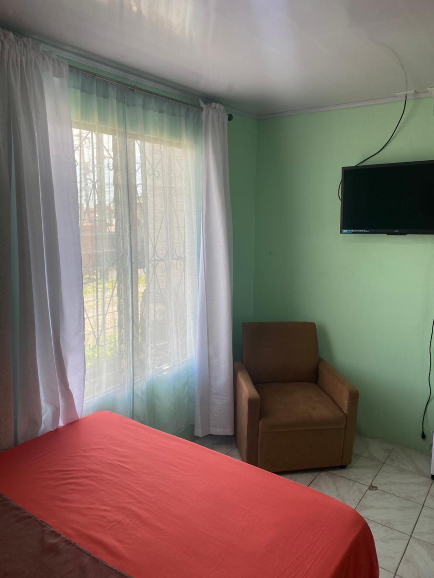 Hostel Casa Marina Пуэрто-Лимон Экстерьер фото
