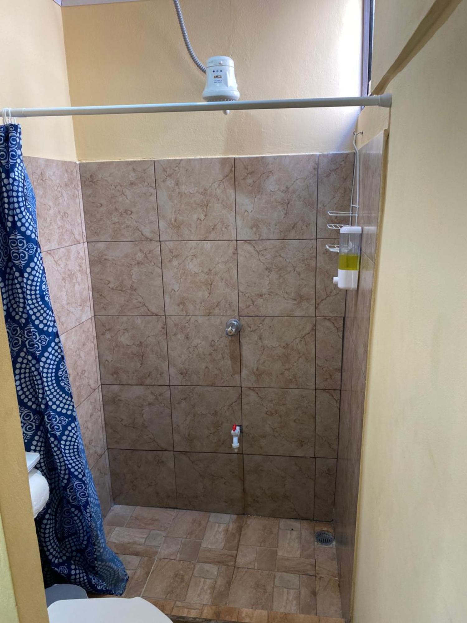 Hostel Casa Marina Пуэрто-Лимон Экстерьер фото