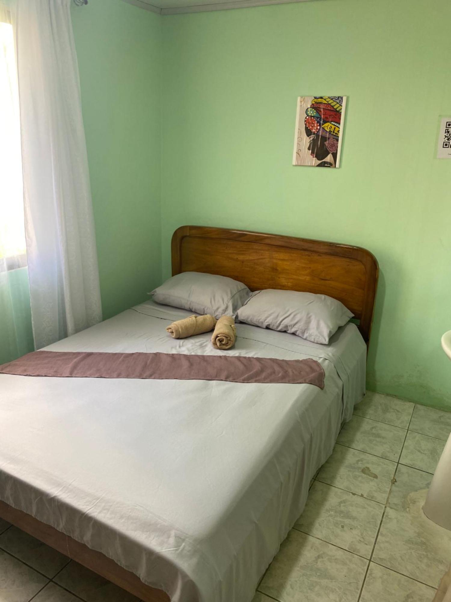 Hostel Casa Marina Пуэрто-Лимон Экстерьер фото