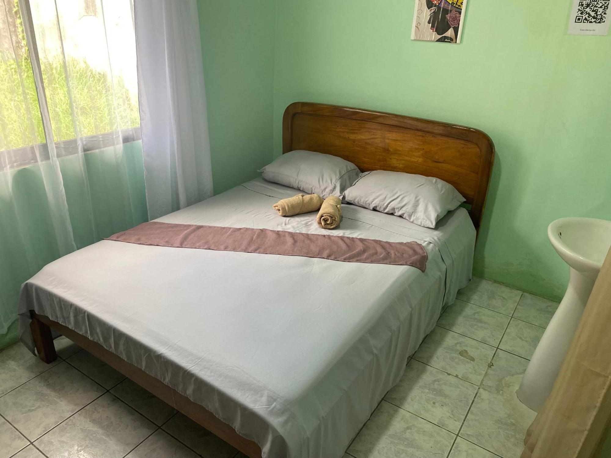 Hostel Casa Marina Пуэрто-Лимон Экстерьер фото
